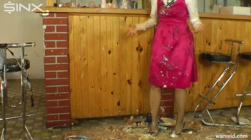 Two hot girls get messy with cake Screencap 17 on sinx.preview.netperv.com