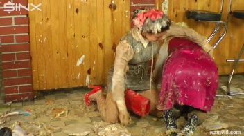 Two hot girls get messy with cake Screencap 35 on sinx.preview.netperv.com