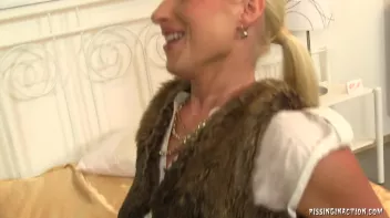 Putting Water Resistant Showrooms To The Piss Test Screencap 8 on sinx.preview.netperv.com