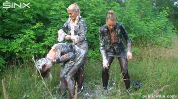 Cuties Food Fight On The Way To Work - Part 2 Screencap 34 on sinx.preview.netperv.com