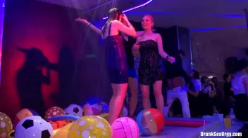 International Summer Lovin' Part 2 - Shower Cam Screencap 10 on sinx.preview.netperv.com