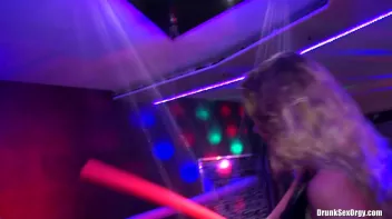 International Summer Lovin' Part 2 - Shower Cam Screencap 33 on sinx.preview.netperv.com