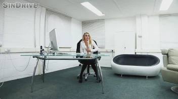 New Girl In The Office Screencap 7 on sinx.preview.netperv.com