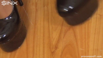 Dripping Wet And Sexy Pissing Screencap 30 on sinx.preview.netperv.com