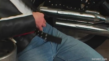 Biker Bitchboy Screencap 22 on sinx.preview.netperv.com