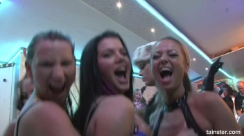 Winter WonderBang Part 1 - Cam 4 Screencap 31 on sinx.preview.netperv.com