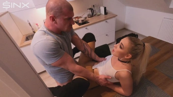 Pantyhose Cumshooting Screencap 37 on sinx.preview.netperv.com