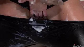 Spray Painter Gets Sprayed Screencap 59 on sinx.preview.netperv.com