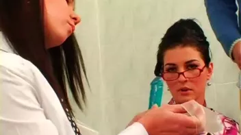 Lavatory Lesson Screencap 30 on sinx.preview.netperv.com