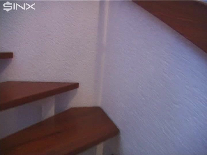 Räckel dich vor der Kamera, kleine on sinx.preview.netperv.com