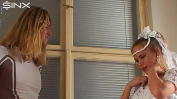 Pissing On Her Wedding Dress Screencap 5 on sinx.preview.netperv.com