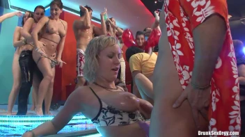 Bikini Beach Balls Part 5 - Cam 2 Screencap 79 on sinx.preview.netperv.com