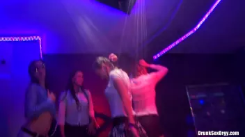 International Summer Lovin' Part 5 - Shower Cam Screencap 26 on sinx.preview.netperv.com