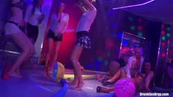 International Summer Lovin' Part 5 - Shower Cam Screencap 35 on sinx.preview.netperv.com