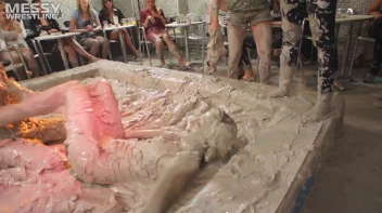 Muddy Wrestling: Jean Dreams Lola vs. Jesica Screencap 47 on sinx.preview.netperv.com