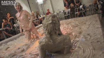 Muddy Wrestling: Jean Dreams Lola vs. Jesica Screencap 59 on sinx.preview.netperv.com