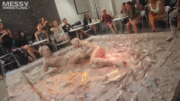 Muddy Wrestling: Jean Dreams Lola vs. Jesica Screencap 76 on sinx.preview.netperv.com