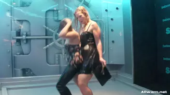 Shower Dancing Screencap 12 on sinx.preview.netperv.com