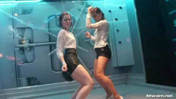 Shower Dancing Screencap 47 on sinx.preview.netperv.com