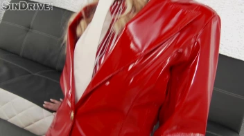 Give That Dirty Dog A Double Dose Of Blondie Cock Play! Just Playing??? We'll find out ... :-) Screencap 63 on sinx.preview.netperv.com