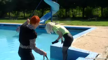 Wet And Creamy At The Pool Screencap 6 on sinx.preview.netperv.com