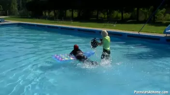 Wet And Creamy At The Pool Screencap 10 on sinx.preview.netperv.com