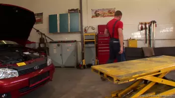 The Pissy Mechanic Screencap 8 on sinx.preview.netperv.com