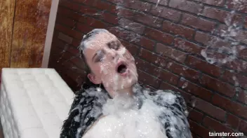 Alice Nice covered in jizz within seconds Screencap 110 on sinx.preview.netperv.com