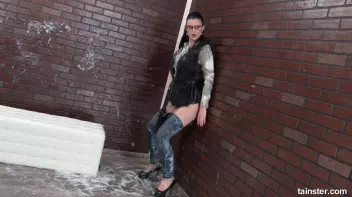 Alice Nice covered in jizz within seconds Screencap 57 on sinx.preview.netperv.com