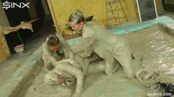 Messy girls double team hot blonde in mud wrestling catfight Screencap 17 on sinx.preview.netperv.com