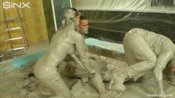 Messy girls double team hot blonde in mud wrestling catfight Screencap 55 on sinx.preview.netperv.com