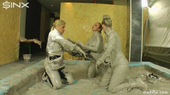 Messy girls double team hot blonde in mud wrestling catfight Screencap 6 on sinx.preview.netperv.com