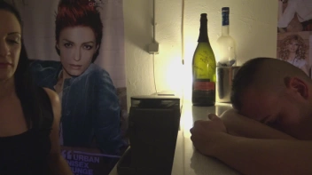 In der Dorfdisco geschwängert Screencap 3 on sinx.preview.netperv.com