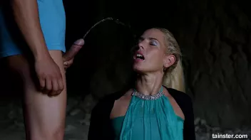 Please piss on my face, Bombshell Screencap 84 on sinx.preview.netperv.com