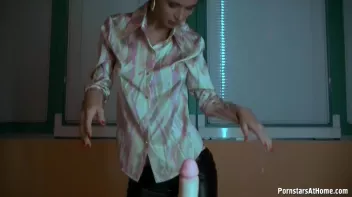 Perfect Babe Gives Perfect Blowjob Screencap 25 on sinx.preview.netperv.com