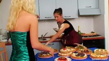 Anniversary Party Food Fight Screencap 11 on sinx.preview.netperv.com