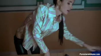 Perfect Babe Gives Perfect Blowjob Screencap 18 on sinx.preview.netperv.com