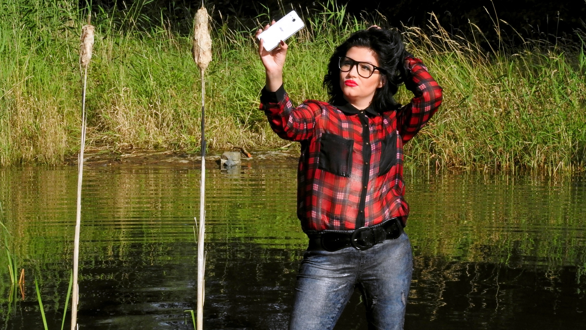 Mysterious Poser Falls Into The River - Cam 1 on sinx.preview.netperv.com