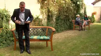 Piss Fun At The Park Screencap 4 on sinx.preview.netperv.com