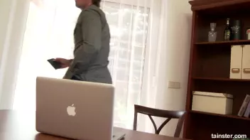 Washing her face with piss Screencap 10 on sinx.preview.netperv.com