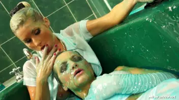 Wetlook In White Screencap 122 on sinx.preview.netperv.com