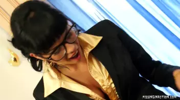 Getting Off Under Golden Showers Screencap 42 on sinx.preview.netperv.com