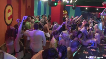 Bikini Beach Balls Part 4 - Cam 3 Screencap 57 on sinx.preview.netperv.com