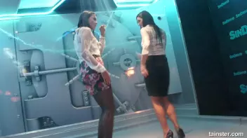 Dirty Wet Dancing Screencap 40 on sinx.preview.netperv.com