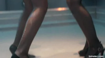 Dirty Wet Dancing Screencap 53 on sinx.preview.netperv.com