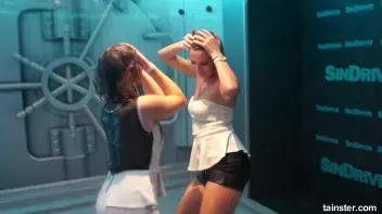 Dirty Wet Dancing Screencap 66 on sinx.preview.netperv.com