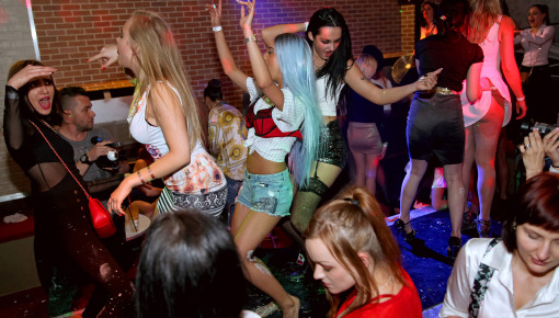 Latest deal - Party Hardcore Gone Crazy Vol. 35 Part 5 - Cam 4