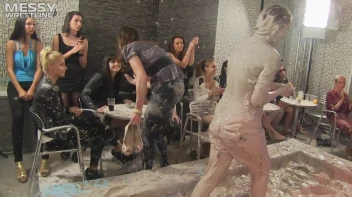 Muddy Wrestling: Jean Dreams Lola vs. Jesica Screencap 31 on sinx.preview.netperv.com