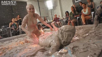 Muddy Wrestling: Jean Dreams Lola vs. Jesica Screencap 72 on sinx.preview.netperv.com