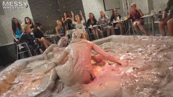 Muddy Wrestling: Jean Dreams Lola vs. Jesica Screencap 82 on sinx.preview.netperv.com